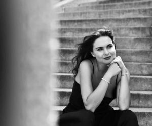 Denisa Cziglová Instagram - Každý máme dva životy….
Ten druhý si uvědomíme, že je jenom jeden.❣️
A ten začneme žít už jinak.🌟
Je to tak když už bereš, že další den kdy se probudíš je dar. 🙌🏼
Když už nebereš všechno jako samozřejmost. ☀️
Nenecháš si žádný moment zkazit.🫶🏻
Naučíš se rozumět hodnotě okamžiku.🙏🏽
Začneš rozlišovat to, na čem opravdu záleží.💫
Nenechám si žádný moment zkazit.❤️

#enjoyeverymoment #lovemylife #lifeisshort