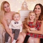 Denisa Cziglová Instagram - Moje drahá ségro, už je to někakej Pátek co jsme spolu. V dobrém i zlém. Taky jsme si užili to svoje a ne vždycky jednoduché.🫶🏻 Je to mazec.💫 Pamatuji si jak jsme si dělaly naše oblíbené hry, teda spíš víc než já než ty, a byla jsi hodná Segra. 🌟 Je a bude vždycky mezi nama to velké pouto a jsem za to moc vdecna a moc ráda. Jak nám to krásně vyšlo mezi dětičkami. Myslím, že každý rok to bylo super nápad to takhle udělat. Jsem moc ráda, že jsme spolu vyrostly, i když občas jsme to měly náročné, jsme spolu a to je důležité. Jsi moje nej Segra a vždycky budeš.❤️ #mojeniki #mojesegra
