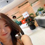 Denise Soong Ee Lyn Instagram - how my Friday went at Google ✌🏻 @lifeatgoogle and @youtube is amazing - all meals are provided, baristas in the office, burger bars, a game room, in-office masseuse/chiropractor, a rock-climbing wall, free flow snacks and drinks 😭 hands up if you’d love to work here ✋🏻
