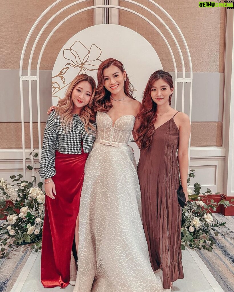 Denise Soong Ee Lyn Instagram - I love seeing all my friends get married❤️ here’s @amandersings looking like a real princess with her magical fairytale of a wedding. I love u Amander, please make a baby so I can play with him/her 🤣 (is it really a wedding during covid times, if one of us isn’t clutching a mask in our hands during the photo taking seshs 😂)