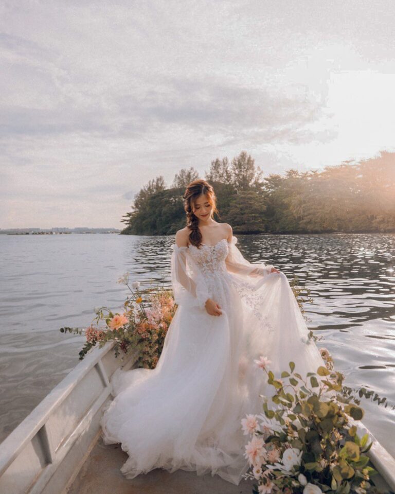 Denise Soong Ee Lyn Instagram - this is a Disney dream come true ✨ I am so happy we did this with the talented team (left their handles below) We wanted to have a shoot in Bali, because Nigel & I love to travel, and enjoy being by the water. When the team heard about this, they decided to bring a slice of Bali to us, since we couldn’t fly. I mean, how crazy is this. They got a boat and paddles and all?! I’ll never forget this day and I am so thankful to the team for their vision and talent 💕 Photographer: @heystranger.photography @sam.heystranger @michael.heystranger Gown & Suit: @bridefullyyours Makeup: @dearmuse.makeup @coco_dearmuse @annie_dearmuse Florals: @5amflowers
