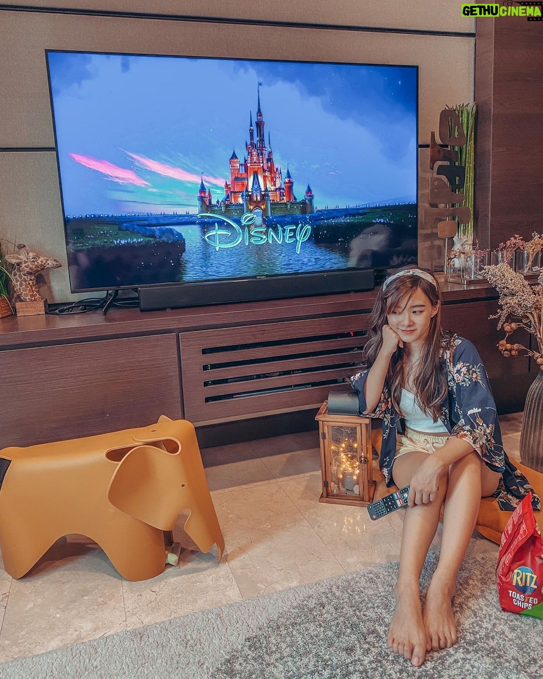 Denise Soong Ee Lyn Instagram - Date nights have been different thanks to my new Q65-QE Pro Android TV from @prismplusdisplays ✨ Their groundbreaking Quantum Color Technology, Dolby Vision and Dolby Atmos allows us to get the full cinematic experience at home with vibrant images and amazing sound quality ✨ With all my favourite streaming platforms available, everything is so convenient. I don’t even have to use the remote thanks to the hands-free voice control with Google Assistance hand 🤭 We’ll be staying in for movie nights from now on thanks to this perfect home addition 💞 #prismplus #prismplustv #qseriespro @titandigitalmedia