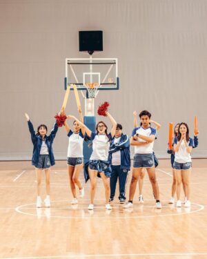 Denise Soong Ee Lyn Instagram - first pic is me finding out it’s a physical education class. 
If you spot me in the second pic, comment down below and I’ll buy one of you a cup of bbt 🤣 and third pic features all my fav people ❤️ video out now!