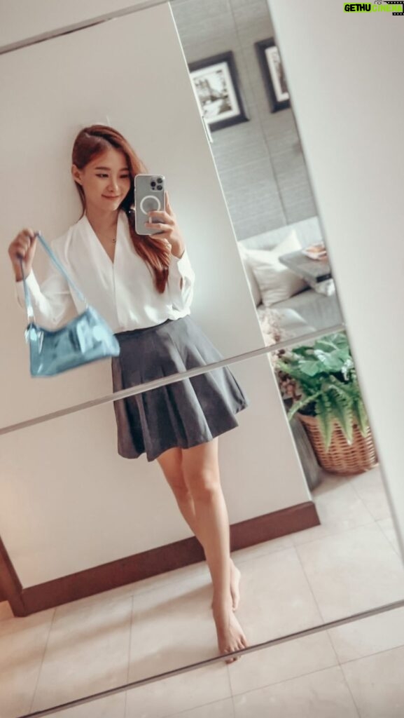 Denise Soong Ee Lyn Instagram - pov you’re a serial klutz, so you carry around wound care in your bag! Hansaplast helps in optimal wound healing with just 3 simple steps - Cleanse, Protect and Heal! The products are available at Guardian, Watsons, and FairPrice nationwide. Grab yours now! #HansaplastSingapore #WeveGotYouCovered #CleanseProtectHeal