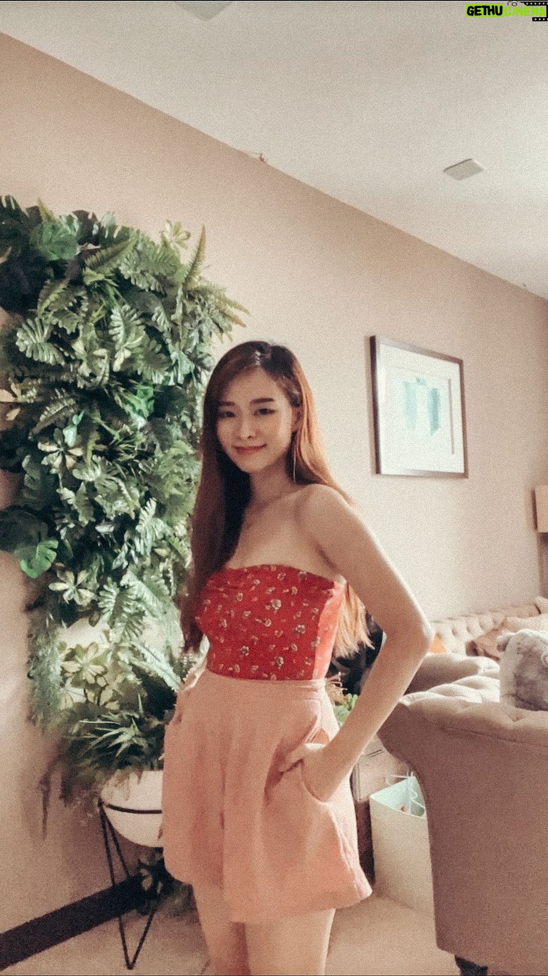 Denise Soong Ee Lyn Instagram - Pink fit is my fav here, which is yours? 💕