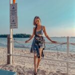 Denise Soong Ee Lyn Instagram - I would live by the beach if I could 🏖 there’s something about staring out at the waters that is so relaxing ☺️ /spot my mini baggie
