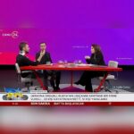 Deniz Uğur Instagram - Bizim konuklarımız özene bezene seçip davet ettiğimiz, çok yönlü ve donanımlı insanlar. Bu yüzden sohbetler çok anlamlı ve akıcı oluyor. Bu hafta sonundan yine size ışık tutacak, ruhunuza, zihninize, gönlünüze şifa olacak izler kalmasını dilerim🍀💕🧿 #DenizUğurla24HaftaSonu @yirmidorttv