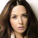 Deniz Uğur Instagram - Yapay zekanın patronu kim?🙋🏻‍♀️ #İnsanlık #Selam #WelcomeToTheGreatAwakening #Islam 🇹🇷 İnsanlar, başlangıçta aynı dine inanan tek bir ümmetti. Sonra kimi iman kimi inkâr ederek anlaşmazlığa düştüler de Allah onlara, müjdeleyici ve uyarıcı peygamberler gönderdi. Anlaşmazlığa düştükleri konularda insanlar arasında hakem olması için o peygamberlere dinî gerçekleri içeren kitaplar indirdi. Ancak Ehl-i kitap, kendilerine apaçık gerçekler geldikten sonra, aralarındaki kıskançlık yüzünden o gerçek hakkında anlaşmazlığa düştüler. Sonra Allah, kendi iradesiyle, onların anlaşmazlığa düştükleri konuda, iman edenlere doğru yolu gösterdi. Allah, dilediği kimseyi dosdoğru yola eriştirir. Bakara~213 🌍 In the beginning, people were a single ummah that believed in the same religion. Then they disagreed, some believing and some disbelieving, and Allah sent them prophets giving good news and warning. He sent down books containing religious truths to those prophets so that they could be arbitrators between people on matters in which they disagreed. However, after the clear truths came to them, the People of the Book disagreed about that truth due to jealousy among themselves. Then Allah, by His own will, guided the believers to the right path regarding the matter on which they disagreed. Allah guides whom He wills to the straight path. Al-Bakara~213