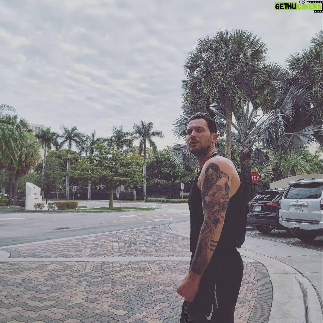 Dennis Jauch Instagram - in love with Mami 🏃🏽🌴