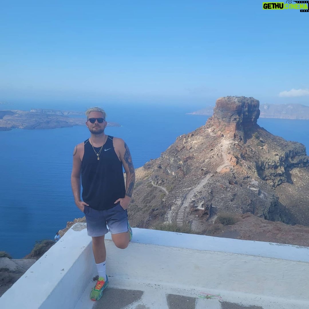 Dennis Jauch Instagram - Santorini Photo Dump coming soon. Until then...'Act Normal' 🤪 #DJAroundTheWorld 🇬🇷 Imerovigli, Santorini