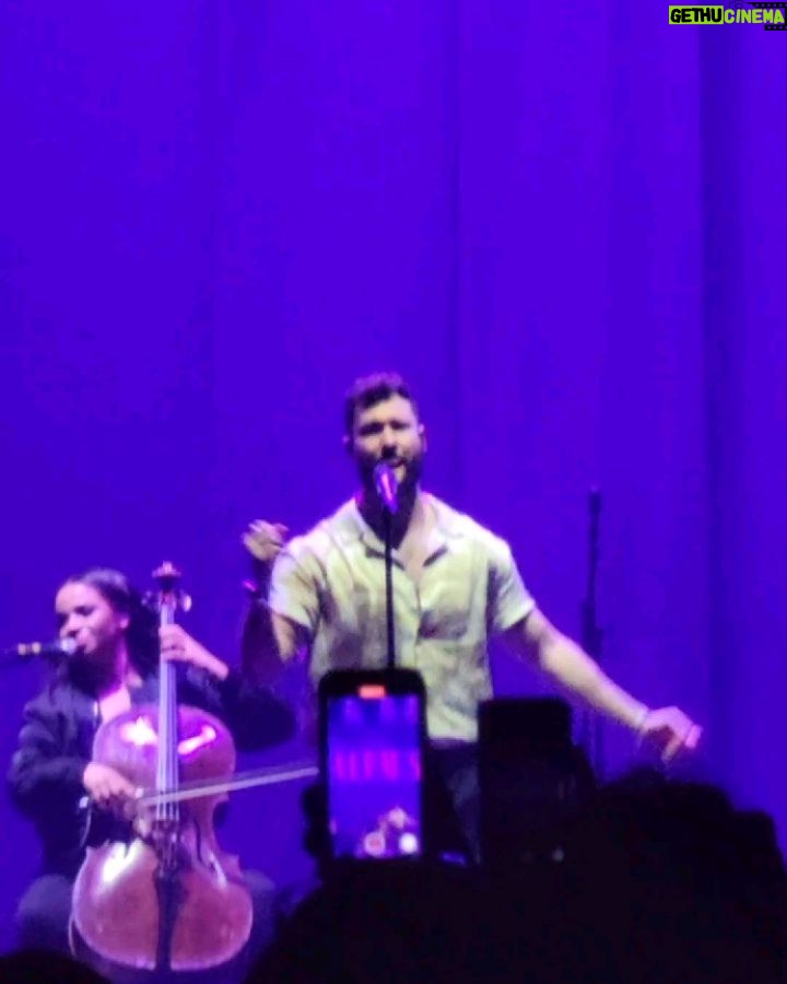 Dennis Jauch Instagram - Been a minute since we got to go out but when its man like @calumscott gracing us with his silky vocals we show the love. Fantastic night, congrats The Wiltern