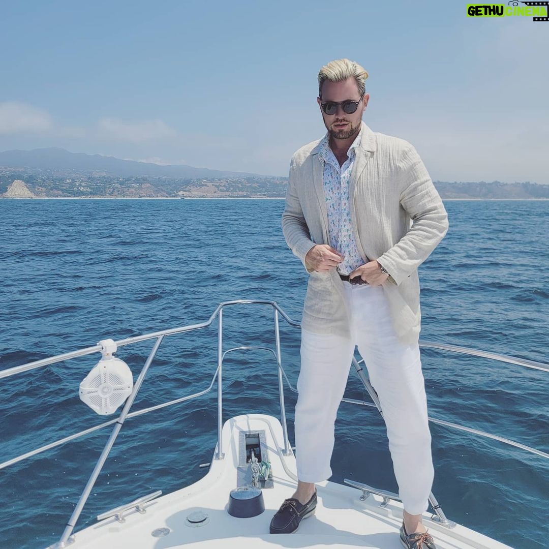 Dennis Jauch Instagram - IG vs Reality while I'm having my boat moment ðŸ˜
