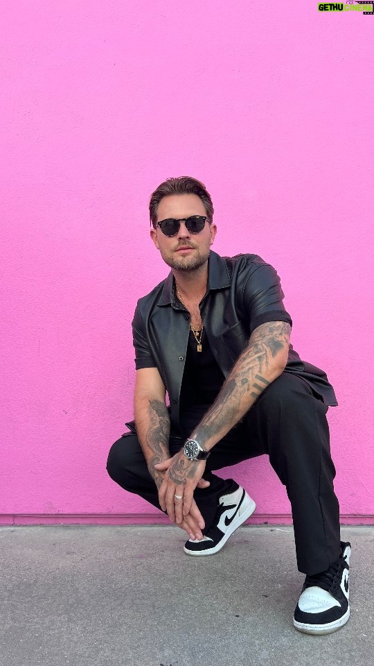 Dennis Jauch Instagram - The #PinkWall made me do it 🕺🏼 Los Angeles, California