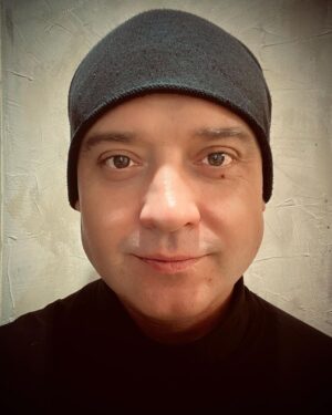Denys Rodnianskyi Instagram - С усами, или без?
#денисроднянский