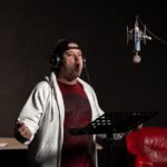 Denys Rodnianskyi Instagram - Мрії втілюються!!! Радий вас запросити, друзі, на перегляд неймовірного «Людина-Павук» в українському дубляжі🤩🤩🤩 У Вівторок 28 Вересня на платформі мого улюбленого онлайн кінотеатру @sweet.tv !!! Доречі, моїм голосом, цього разу заговорив сам містер Брюс Кемпбелл🤩🕺🏻🎙📽 Дякую команді @sweet.tv за довіру, чудову атмосферу, і велику справу!!! Так Треба Продакшн