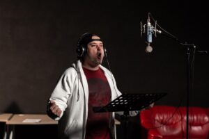 Denys Rodnianskyi Instagram - Мрії втілюються!!!
Радий вас запросити, друзі, на перегляд неймовірного «Людина-Павук» в українському дубляжі🤩🤩🤩 У Вівторок 28 Вересня на платформі мого улюбленого онлайн кінотеатру @sweet.tv !!!
Доречі, моїм голосом, цього разу заговорив сам містер Брюс Кемпбелл🤩🕺🏻🎙📽 Дякую команді @sweet.tv  за довіру, чудову атмосферу, і велику справу!!!