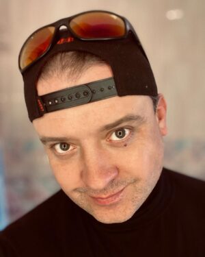 Denys Rodnianskyi Instagram - Узнал, что из всех факторов, укорачивающих человеческую жизнь, самый сильный - это токсичное общение. Грубо говоря, общение с людьми, с которыми вам плохо, убивает быстрее, чем все известные вредные привычки🧐 Тоесть - общаться надо только с теми, с кем хорошо☝️ #денисроднянский