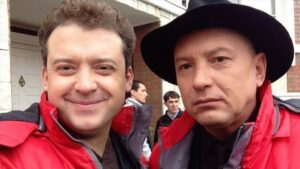 Denys Rodnianskyi Instagram - Надо радоваться!
Не надо напрягаться😂  С пятницей, друзья!
#денисроднянский #михаилжонин #пёс7