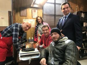 Denys Rodnianskyi Instagram - Очень важно получить роль, но ещё важнее получить хороших партнёров❤️
Редкое фото: все пятеро в одном кадре💪🏻😁🤘 Photo by @dmitrymatov  #никитапанфилов #михаилжонин #ольгаолексий #андрейсаминин #денисроднянский #пёс7 #сериалпёс