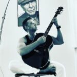 Denys Rodnianskyi Instagram – Підпишу цитатою з одного із улюблених фільмів.
«Козак співає – душа його плаче»
(«Пропала грамота» реж. Борис Івченко 1972 р.)