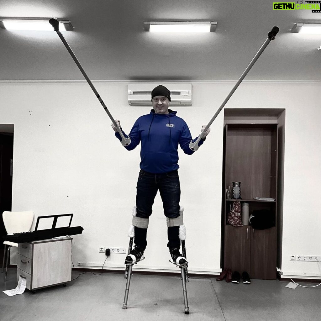 Denys Rodnianskyi Instagram - Ходули на ногах - ✅done Даёшь ходули на руки!!!💪🏻😤🔥 #денисроднянский #ходули
