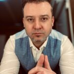 Denys Rodnianskyi Instagram - Дорогие Кастинг-директора! Режиссёры! Продюсеры! Те, с кем ещё не успел познакомиться лично, и те, с кем уже давно - родные люди! Этот пост - обращение к вам. Я хочу сообщить, что в данный момент, продолжаю работать без агента. Так что звоните или пишите напрямую мне, буду рад. И да пребудет с нами КИНО! #денисроднянский