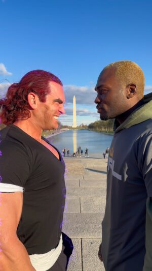 Derek Brunson Instagram - Yujiro Hanma meets @derekbrunson 👊🏼👹 

Check out Derek’s @pflmma debut tonight on ESPN+ PPV 8pm est 

🎥: @alec.pack 

#yujirohanma #martialarts #bakihanma #pflmma
