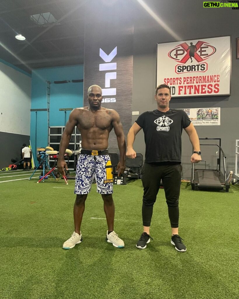 Derek Brunson Instagram - Last session in the books . One of my best camps and in the best shape ever . Ready to push . One week we ride #BlondeBrunson 🏆 Fort Lauderdale, Florida