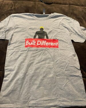 Derek Brunson Instagram - 2021 Blonde Brunson kicked the door 🚪 in , 2022 it’s Blonde Brunson 👱🏾‍♂️season 🏆. Setting it off Feb 12 in Houston #BuiltDifferent #BlondeBrunson.  HAPPY NEW YEARS ALL 🥳 🎊🎈🎆 @brunsonsmmaandfitness Merch available @ https://derekbrunson.com/ . Link in the bio