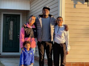 Derek Brunson Instagram - Was gonna buy a G Wagon 😂 , but decided to buy my daughters a house ! Yesterday was closing. The last picture is a duplex I grew up in, change your family circle. Priorities !!! A kid from the projects, 4th property otw. Split homes/ co parenting but there’s no excuse for split efforts or absence in your child or children’s life. Thank you God for a sound mind ✝️🙏🏾#TellYourStory