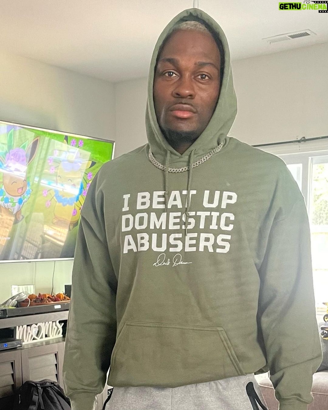 Derek Brunson Instagram - It’s getting cold outside . It’s Hoodie season . Spread the world #NoToDomesticViolence Wilmington, North Carolina