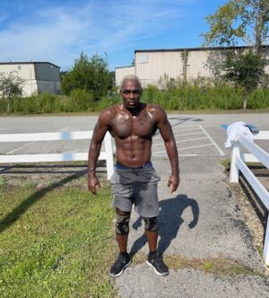 Derek Brunson Instagram - Smoke Jack . Beat the hell out of  Costa ! 👊🏾 #NoSecretJuice 👱🏾‍♂️