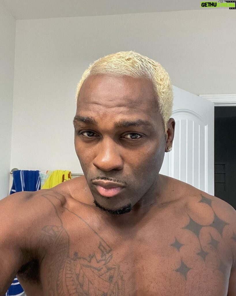 Derek Brunson Instagram - Blonde Brunson is back 👱🏾‍♂️ My hair wasn’t done before my last fight . Blonde Brunson still undefeated Wilmington, North Carolina