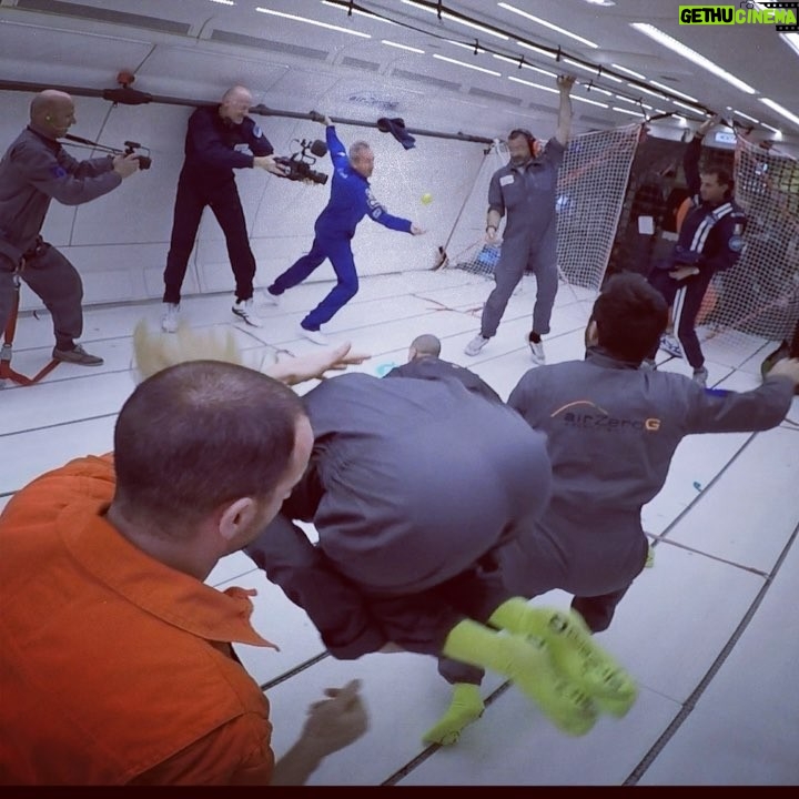 Derek Muller Instagram - That time I kicked @thephysicsgirl in the head in microgravity. She hit her head a lot #tbt😂