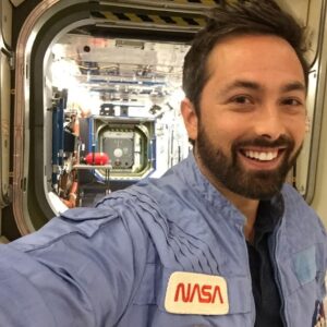 Derek Muller Instagram - Wishing fair weather to the crew of today’s launch! That’s a mock-up of the ISS behind me! #SpaceX #NASA #LaunchAmerica