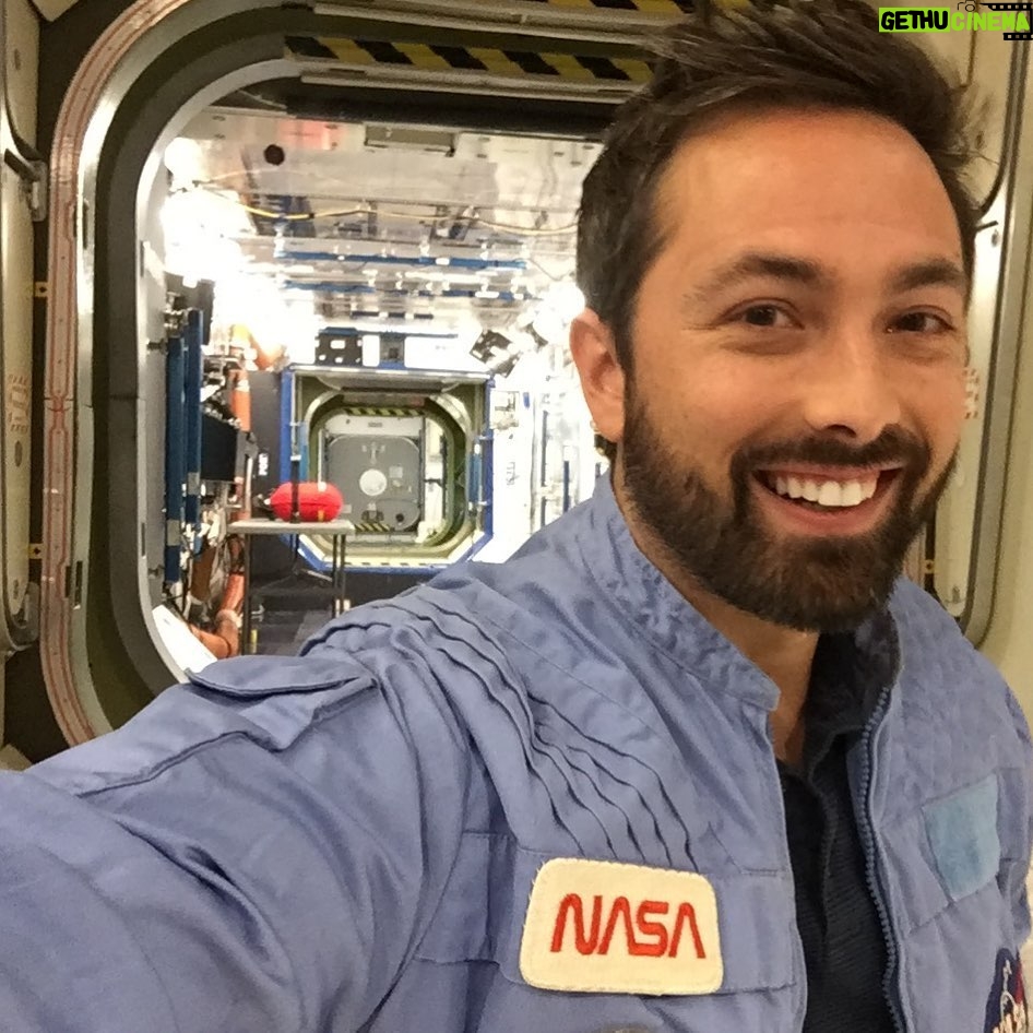 Derek Muller Instagram - Wishing fair weather to the crew of today’s launch! That’s a mock-up of the ISS behind me! #SpaceX #NASA #LaunchAmerica NASA's Johnson Space Center
