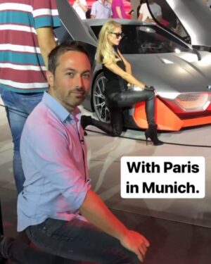 Derek Muller Instagram - Am I doing this right?
📷 @thespacegeologist