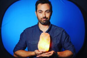 Derek Muller Instagram - Are negative ions good for you?
New video has been my obsession for weeks: ve42.co 📷@thespacegeologist