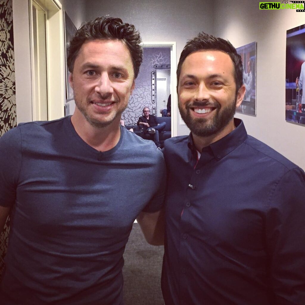 Derek Muller Instagram - How awkward does this photo look? I think @zachbraff was embarrassed we wore the same color while filming ep 6 of @billnye Saves the World. This is the episode where I visit LIGO!!!! (And can’t contain my excitement in the correspondent chat) Sony Pictures Studios