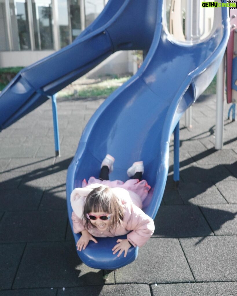 Devi Kinal Putri Instagram - seneng banget banyak playground gratisan🙏🏻😭🩷🤣 Urayasu