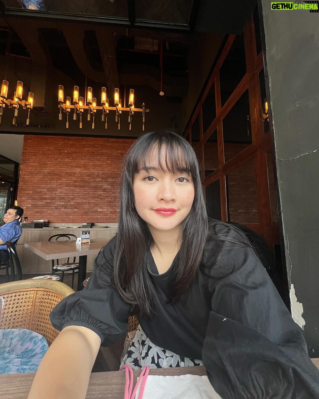 Devi Kinal Putri Instagram - jendela besar adalah koentji