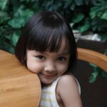 Devi Kinal Putri Instagram - satu minggu tanpa matahari jakarta🤝🏻 panas juga si tapi hahahaha anakku matanya besar sekali🤣 Bandung KOTA Kembang