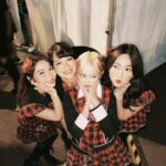 Devi Kinal Putri Instagram - so fun thankyouu synchronize fest🩷😆 off air lagi🩷🩷 thankyou buat teman-teman yang dateng juga yaa! seru banget🩷🩷 dua lagu yang bermakna sekali untukku🩷🩷🩷 sisca juga off air bareng JKT48, cantik cantik cantik🩷🩷🩷 congratulations