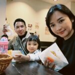 Devi Kinal Putri Instagram - jujur ni review agak gak jelas wkwk. cuma sayang aja kalau cuma ada di gallery HAHAH ini enak, sekali- kali makan kebab di Jepang. ada tempat dine innya juga. cuma kayanya bilang pedas aja jangan super pedas😅😅😅 #kebab #akihabara