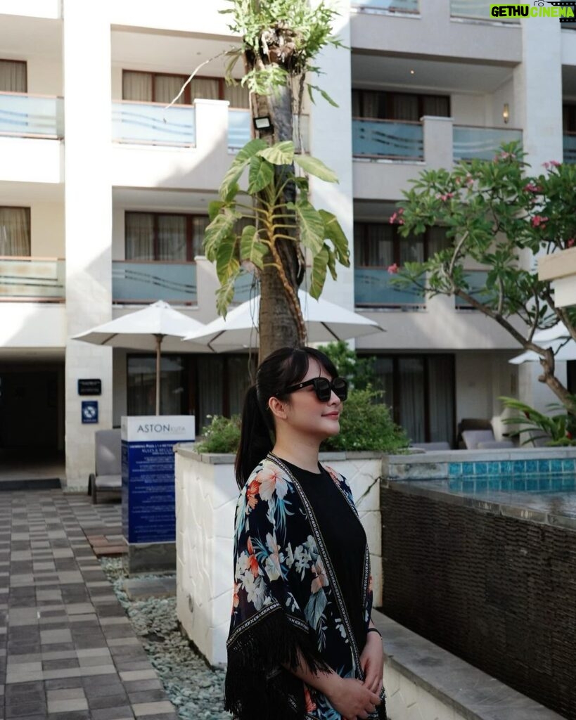 Devi Kinal Putri Instagram - enjoy my stay at @astonkutabali 🩷 . . #astonkuta #bali