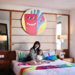 Devi Kinal Putri Instagram - enjoy my stay at @lveight and @vuebeachclubbali . kamar family suitenya cocok buat ibu, bapak dan 2 anak karna ada bunkbed. lucu dan dikasih pinjam board game juga biar anak-anak gak bosen karna sudah ada beachclubnya jadi benar-benar enjoy di hotel aja. bagus banget infinity poolnya. disini kita ke pantai dan poolnya 4 kali hahahah sering banget 🩷🩷 paling penting si Kids Friendly karna kolam untuk anaknya besar banget, jadi dia pun enjoy banget. wajib balik lagi si ini aku. 🩷🩷🩷🩷🩷