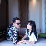 Devi Kinal Putri Instagram - Liburan bersama keluarga yang menyenangkan 🩷 . . thankyou for having us 🩷 @amnayaresorts @impihotels #amnayaresort