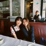 Devi Kinal Putri Instagram - wed lunch with cwkgil hahahahhaha . mau makan apa malah beli apa!!! mau makan kue malah makan mie ayam😭😭😭