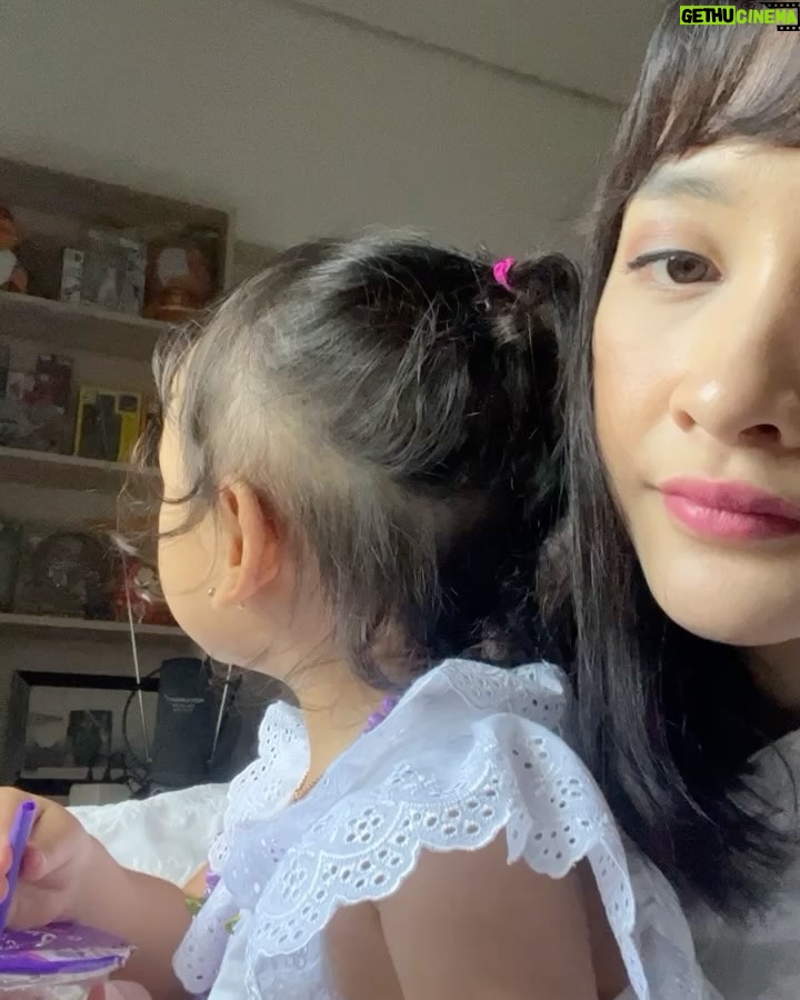 Devi Kinal Putri Instagram - Selamat Hari Ibu buat bunda kinal 🙏🏻 #mothersday