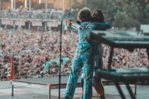Devon Gilfillian Instagram - ACL WKND 2 - when @30secondstomars asks you to duet “the kill,” you do it 💜 Thank you to @jaredleto, @stevieaiello, and @lannafagan for asking me. What a dream. 🙏🏾

📸: @hrv_images